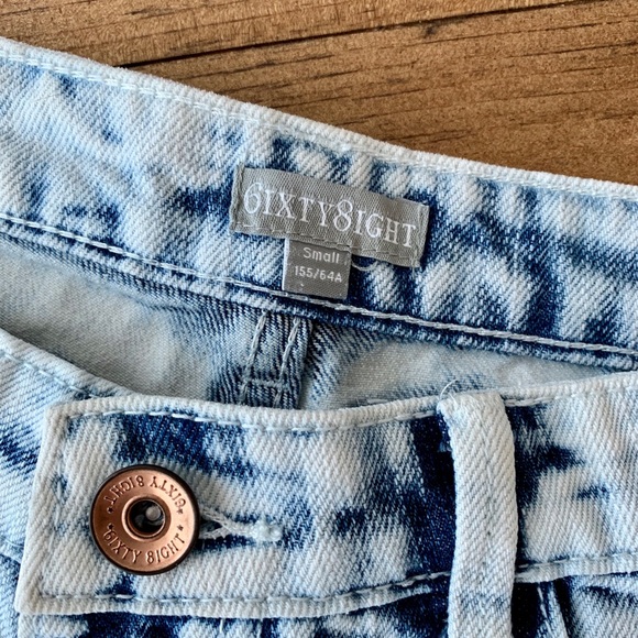 Washed out ripped denim booty shorts - Picture 3 of 5